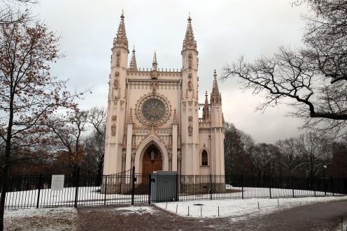 Парк «Александрия» в Петергофе ждет сплошное разминирование