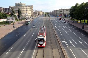 московский проспект автомобили движение трамвай здание администрации московского района