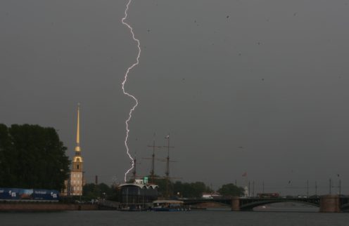 Спасатели предупреждают о резком изменении погоды в Петербурге