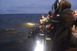 поиски судна монни финский залив следственный комитет мчс водолазы