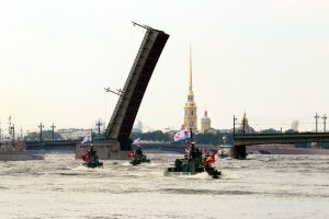 Потерпите ради моряков: какие ограничения движения ждут Петербург в день ВМФ