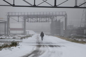 Жителей Ленобласти предупредили о гололёде, мокром снеге и тумане