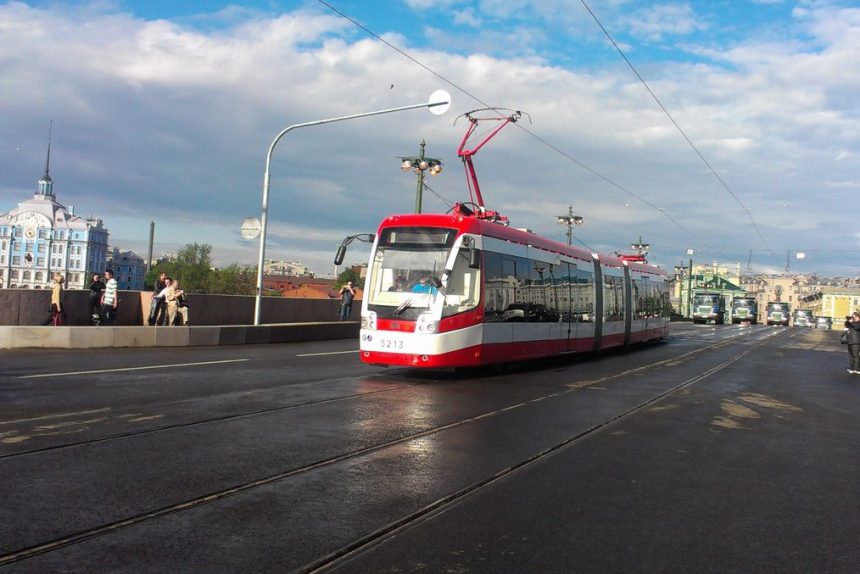 Трамвай, Сампсониевский мост, Пироговская развязка, фото Полины Полещук