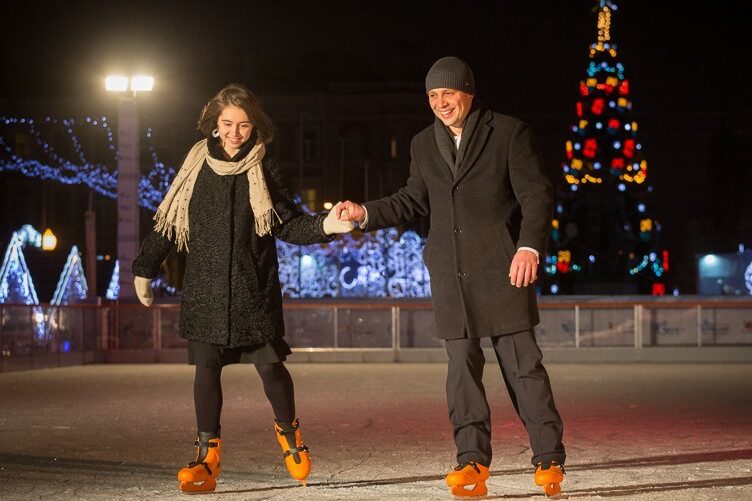 Где кататься на коньках в Петербурге?