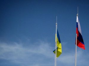 флаги россии и украины