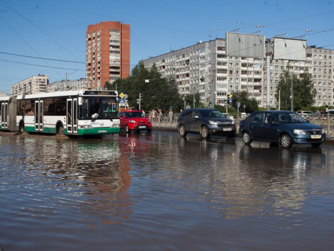 прорыв трубы на Энгельса