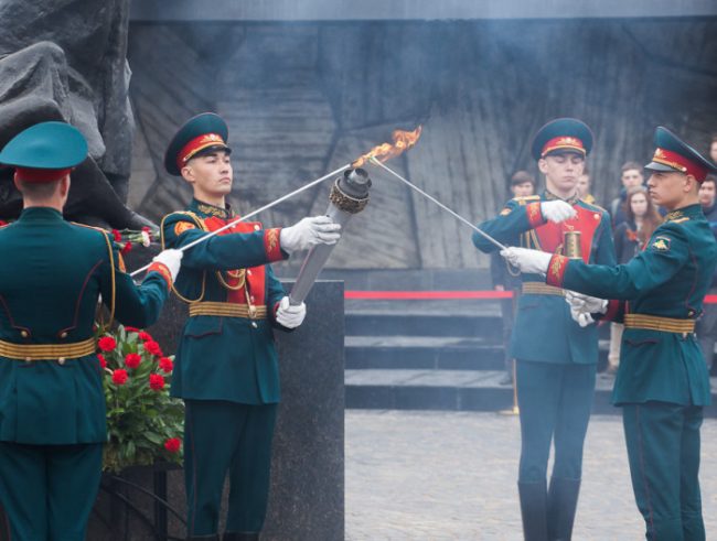 вечный огонь ветераны