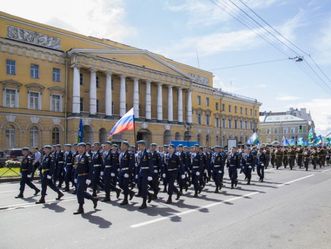 день вдв десантники шествие возложение