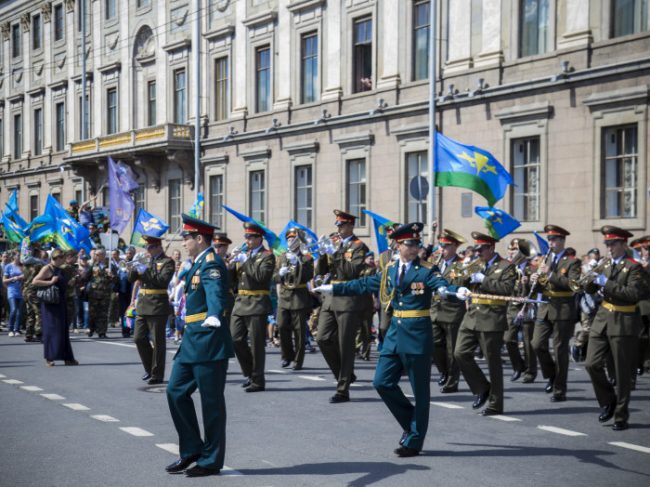 день вдв десантники шествие возложение