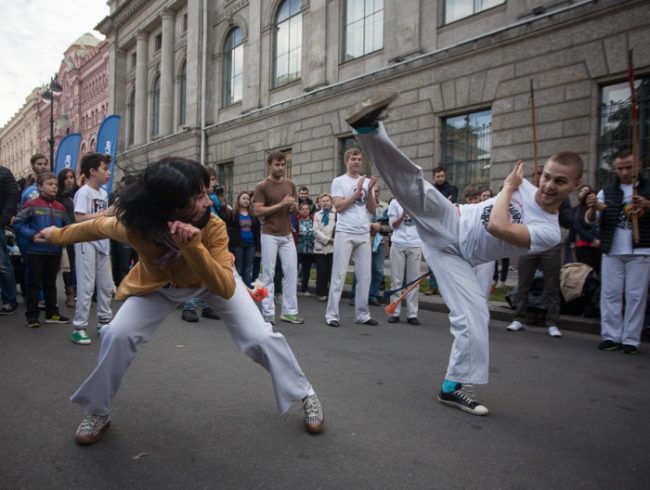 фестиваль живые улицы площадь островского боевые искусства