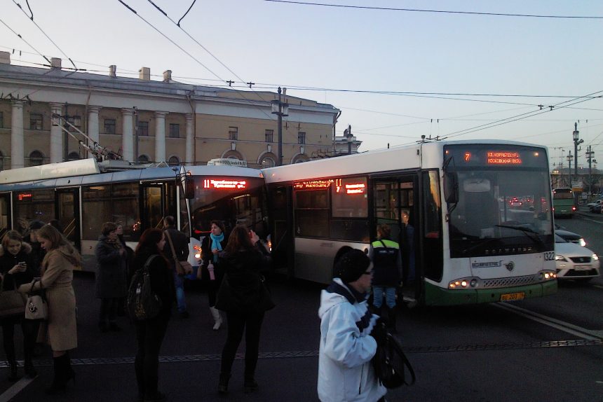 троллейбус и автобус дтп
