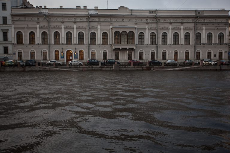 Стенка на набережной