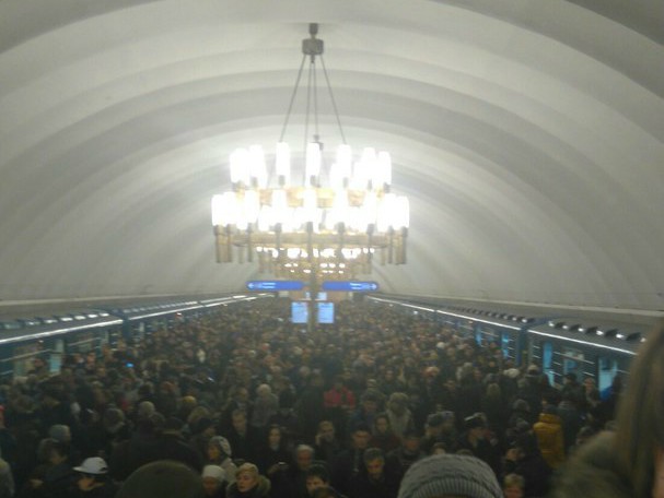 метро черная речка час пик эвакуация