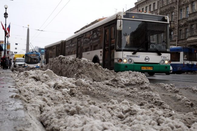 мокрый снег автобус