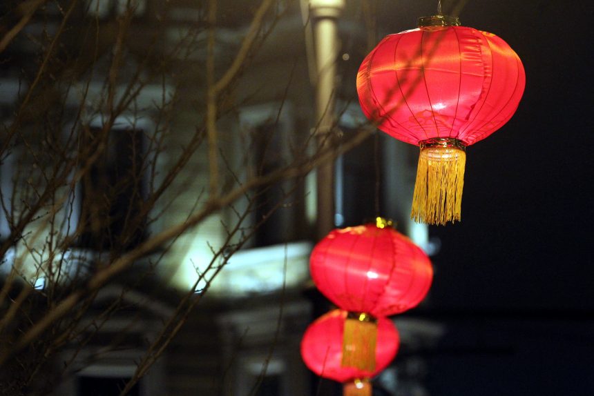 китайские фонарики новоманежный сквер