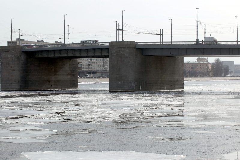 володарский мост нева лёд ледоход весна