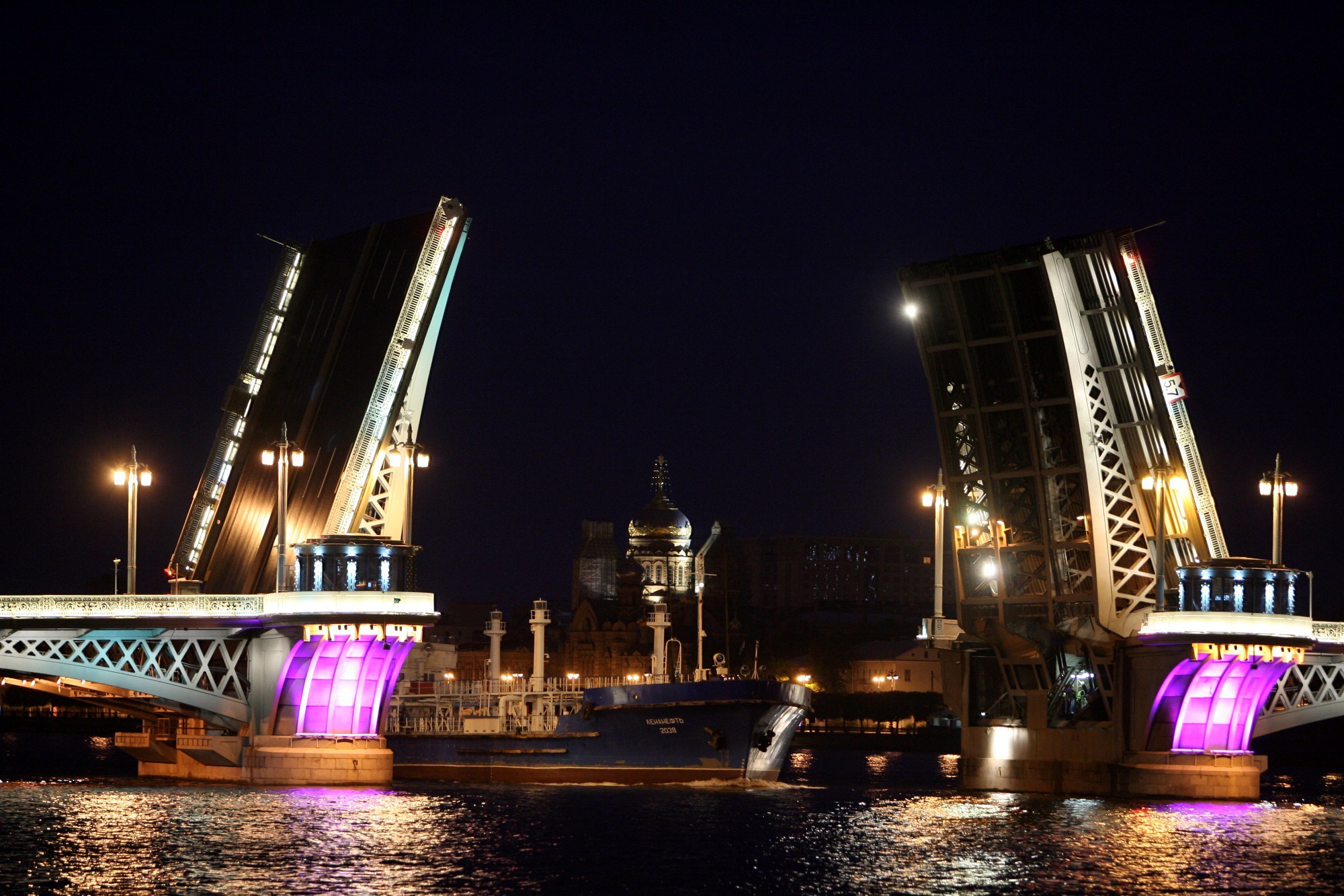 благовещенский мост ночью