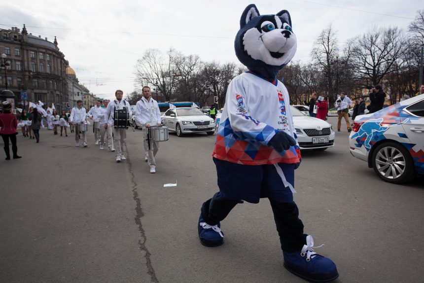 флэшмоб чемпионат мира по хоккею дворцовая площадь лайка байкал