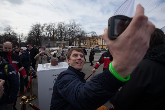 флэшмоб чемпионат мира по хоккею дворцовая площадь кубок