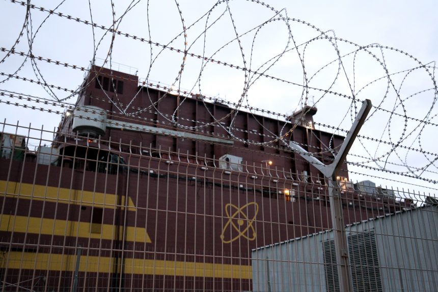 балтийский завод промышленность производство судостроение строительство плавучей аэс академик ломоносов