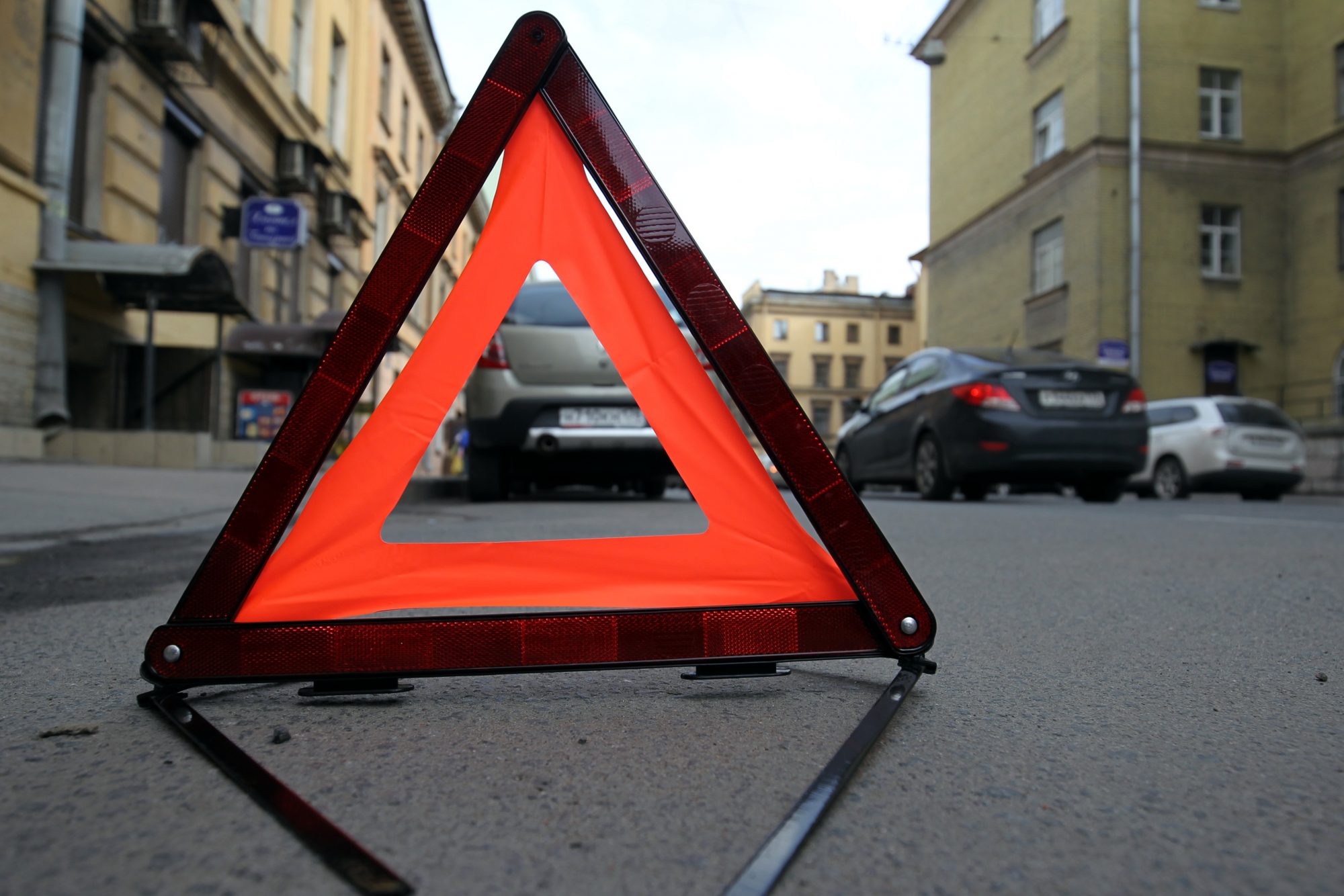 дтп знак автомобиль машина аварийный треугольник