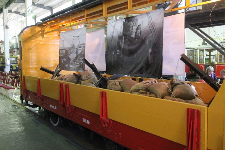 грузовой трамвай Г-67 музей электрического транспорта фотовыставка  Бориса Смирнова Знаки войны