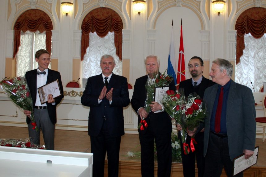 премии правительства в области культуры и искусств театр музыкальной комедии