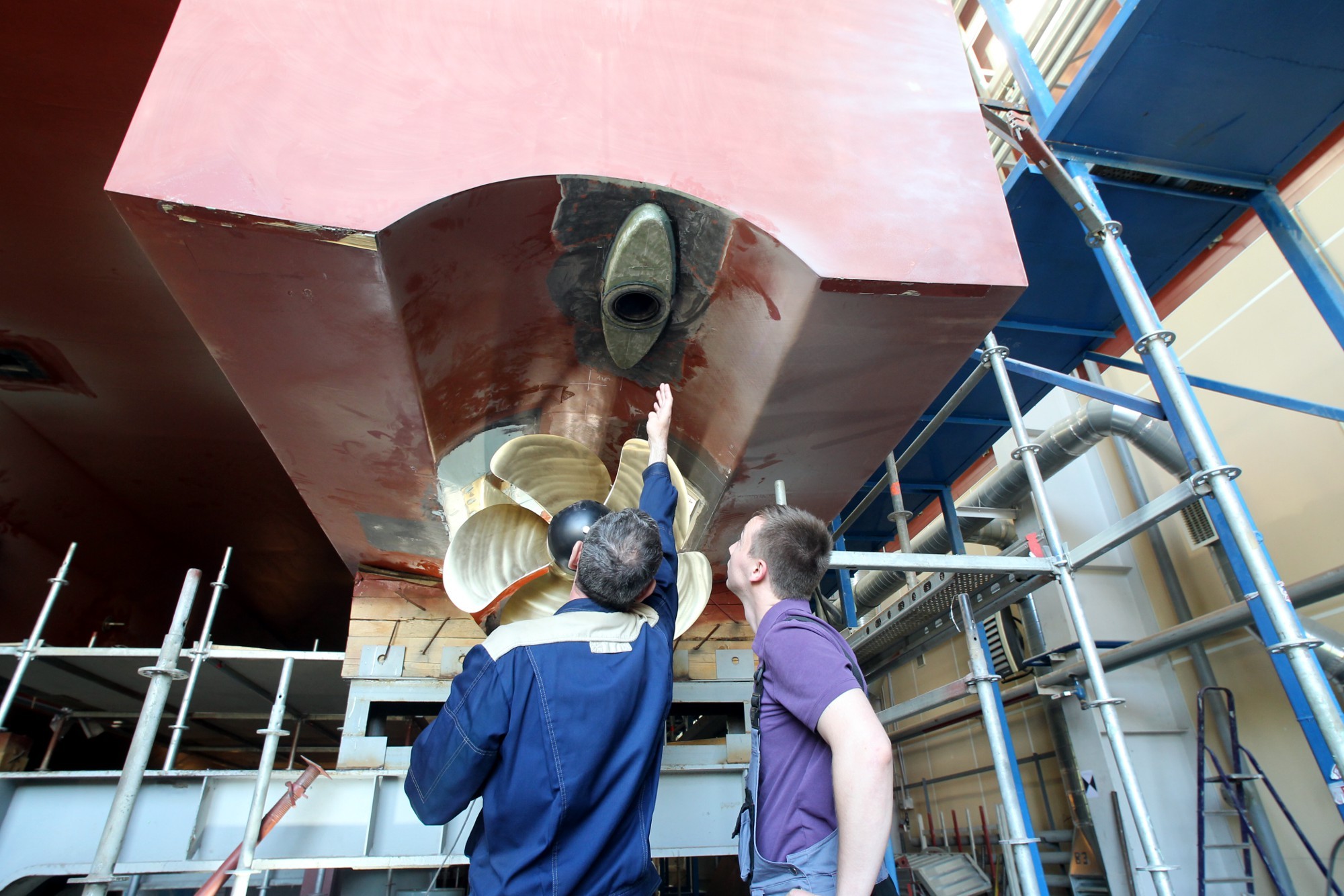 средне-невский судостроительный завод снсз оск строительство катамарана из композитных материалов кораблестроение рабочие