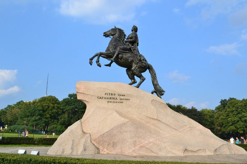 памятник петру I первому медный всадник сенатская площадь петербург