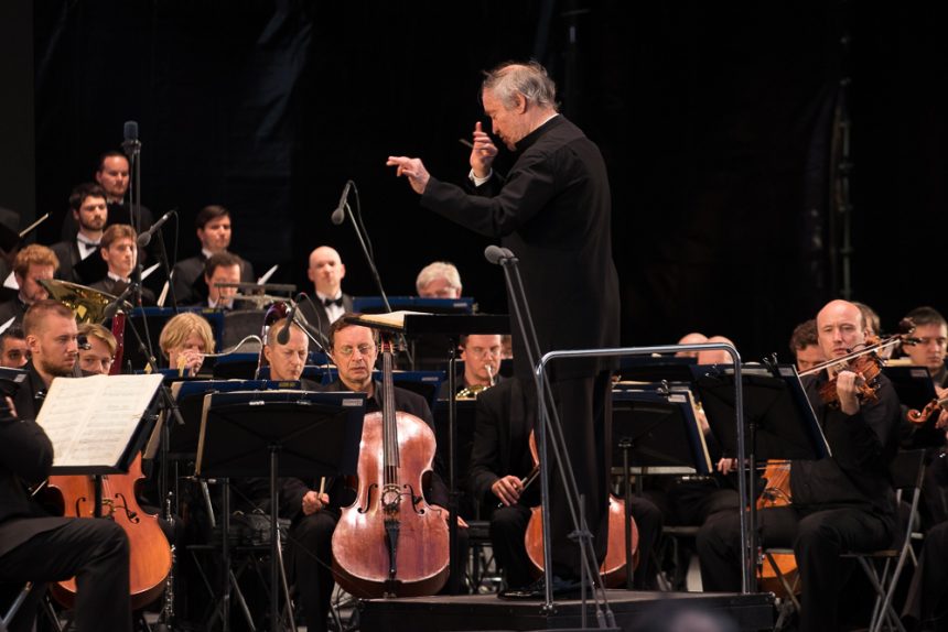 концерт на дворцовой площади фестиваль петербургские каникулы музыка кино сергей прокофьев валерий гергиев