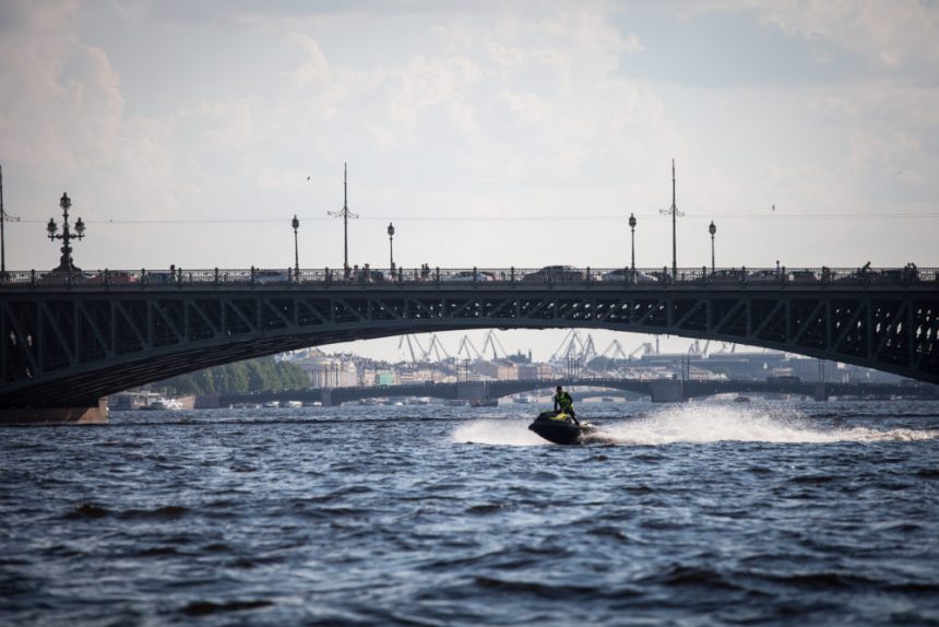 нева мосты водные мотоциклы гидроциклы мчс гимс государственная инспекция по маломерным судам