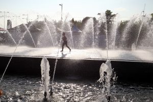 парк 300-летия фонтаны купание жара вода дети
