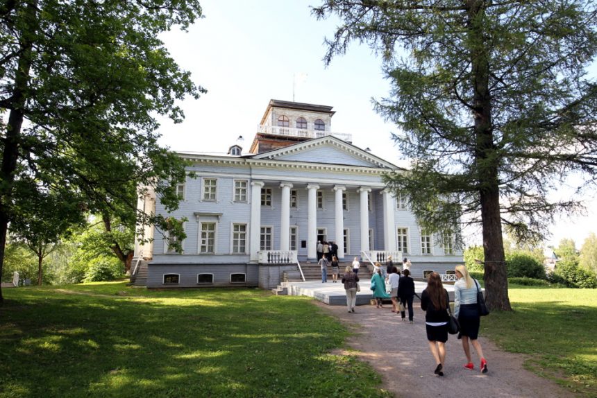 экскурсия по местам съёмок сериала война и мир усадьба рождествено гатчинский район