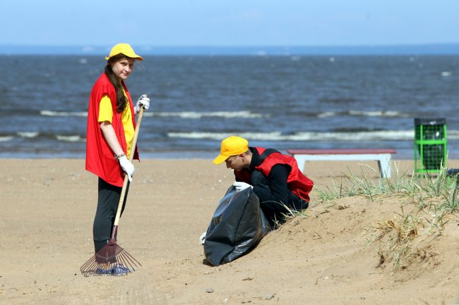 дубковский пляж сестрорецк уборка мусора дворники финский залив море