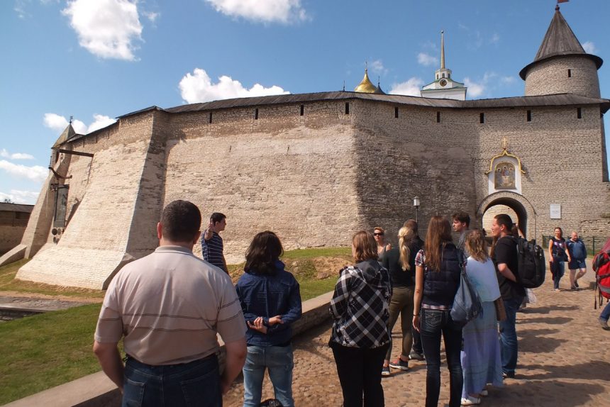 молодежь и псков