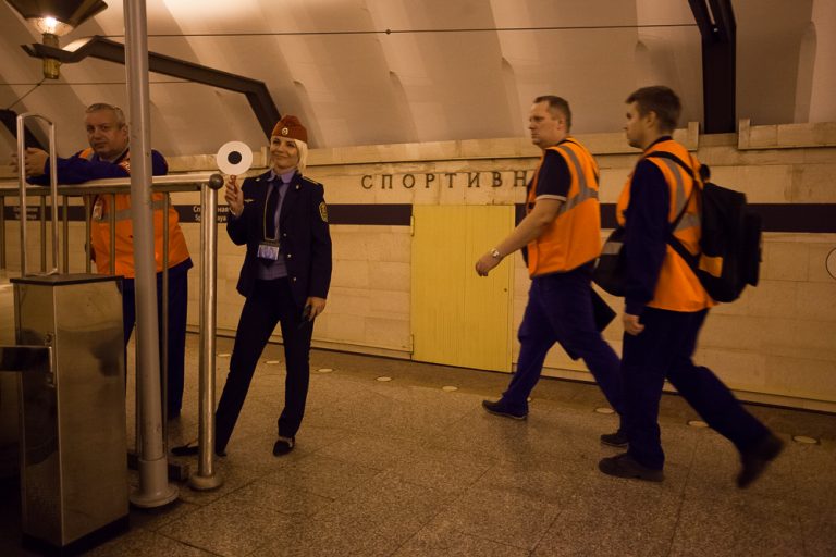 Станция спортивная видео. Учение МЧС В метро спортивная. Метро спортивная учения. Метро спортивная закрыта. Метро спортивная закрытие.