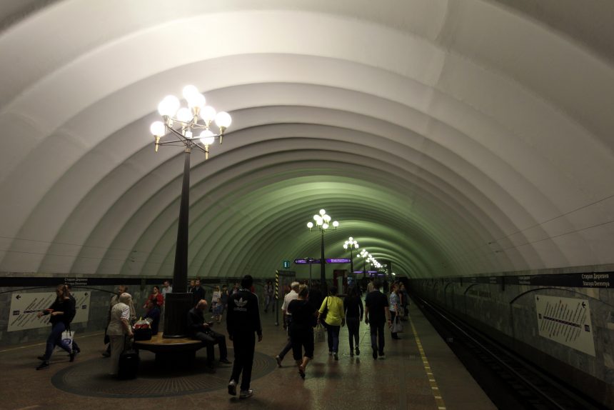 станция метрополитена Старая Деревня