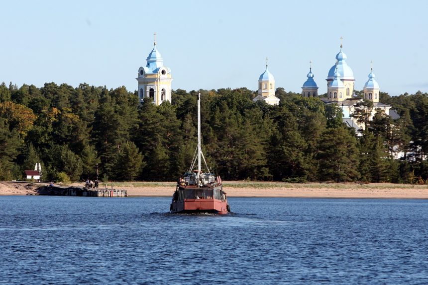 остров Коневец паром водный транспорт