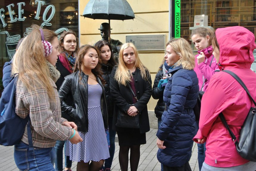 ekskursiya-dom-molodezhi-pervokursniki-malaya-sadovaya