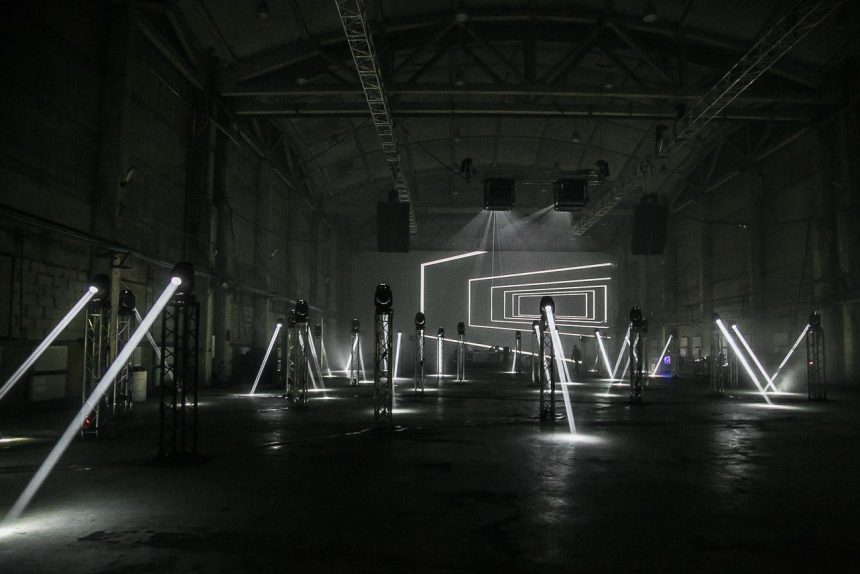 muzej-ulichnogo-iskusstva-stritarta-prozhektory