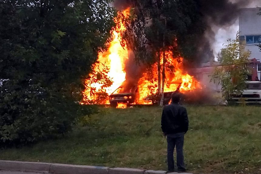 пожар автомобили улица руставели