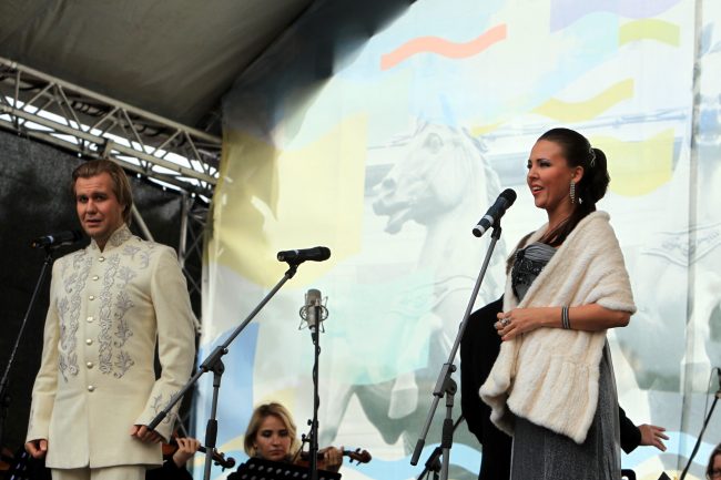 фестиваль музыка на неве площадь островского солисты сергей ермолаев и анна снегова