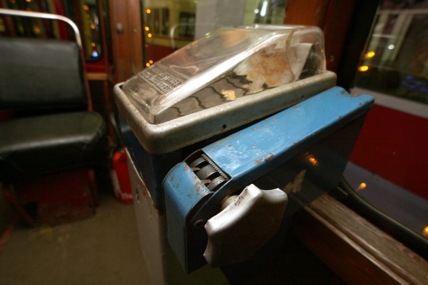 касса автомат по продаже билетов троллейбус горэлектротранс