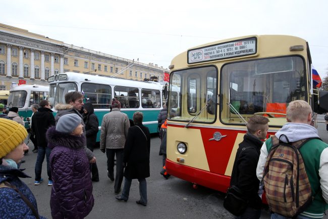 празднование 80-летия троллейбуса горэлектротранс дворцовая площадь зиу-9