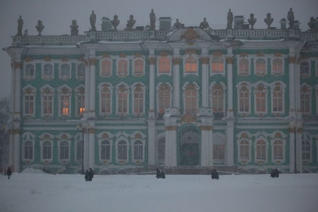 снег снегопад зима в Петербурге сугробы эрмитаж зимний дворец