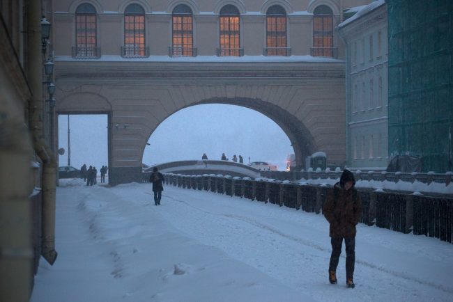 снег снегопад зима в Петербурге сугробы