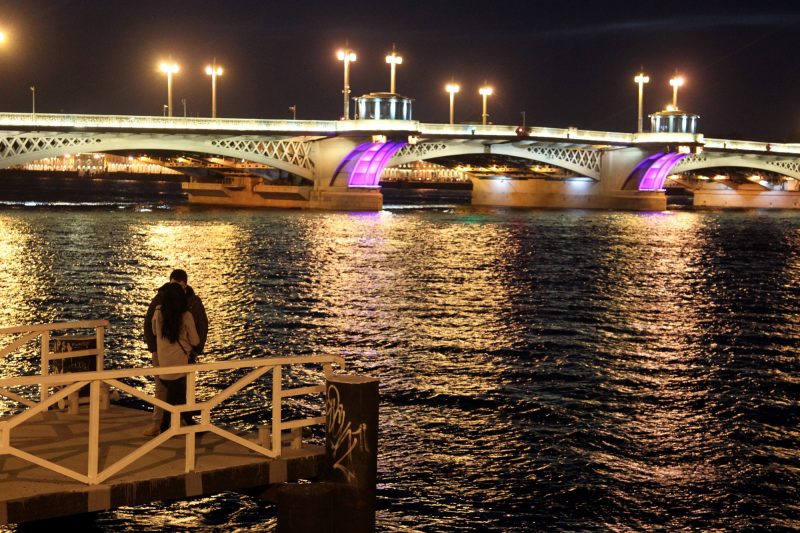 благовещенский мост лейтенанта шмидта нева ночь пара любовь