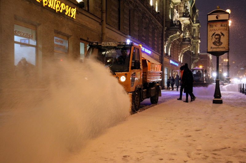 уборка снега невский проспект дорожная техника комитет по благоустройству