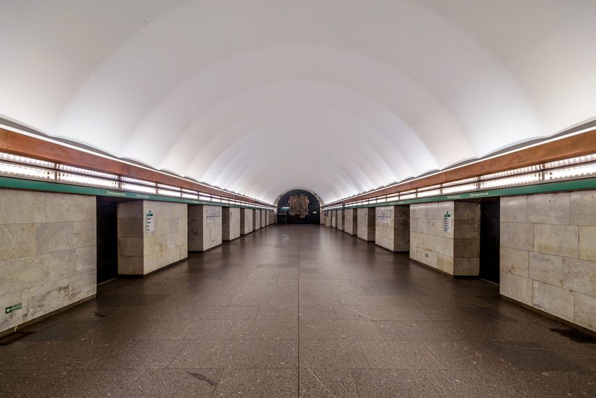 станция метро елизаровская