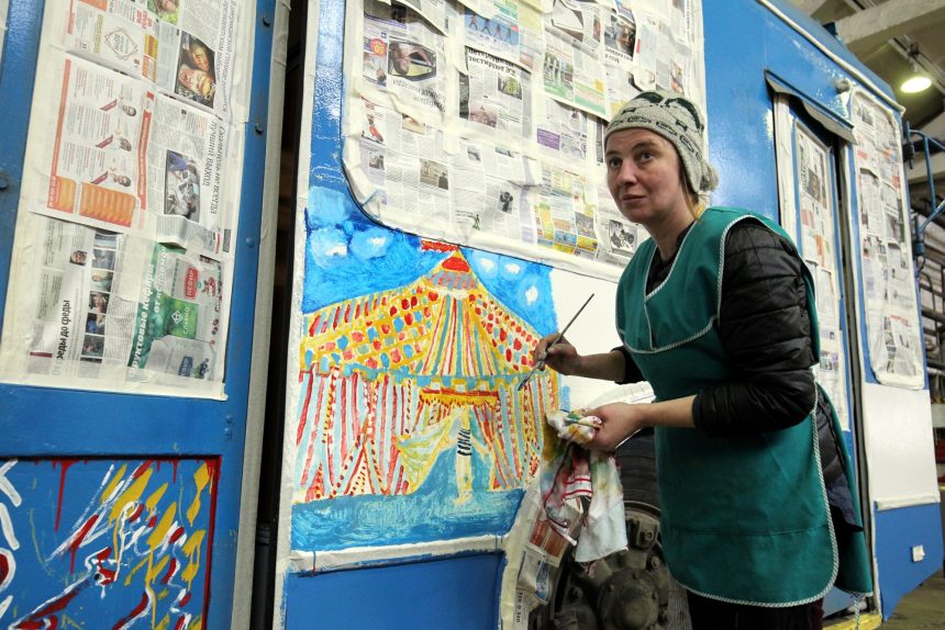 театр мимигранты украшение троллейбуса к юбилею юрия никулина троллейбусный парк 1 горэлектротранс